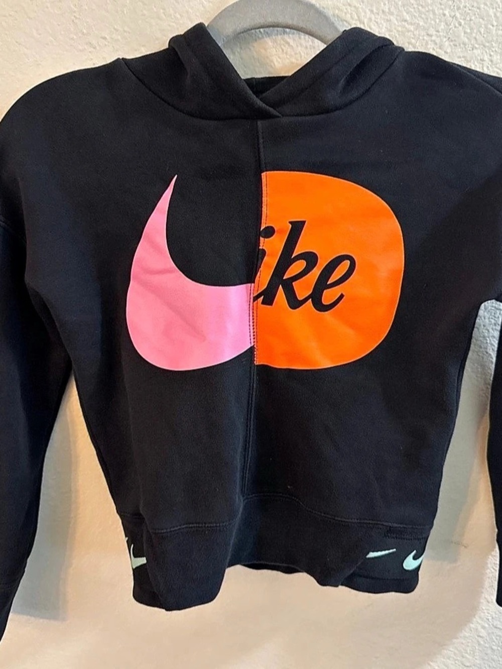 Nike Sportswear Big Girls' Logo Graphic Fleece Hoodie Sportswear Logo Graphic